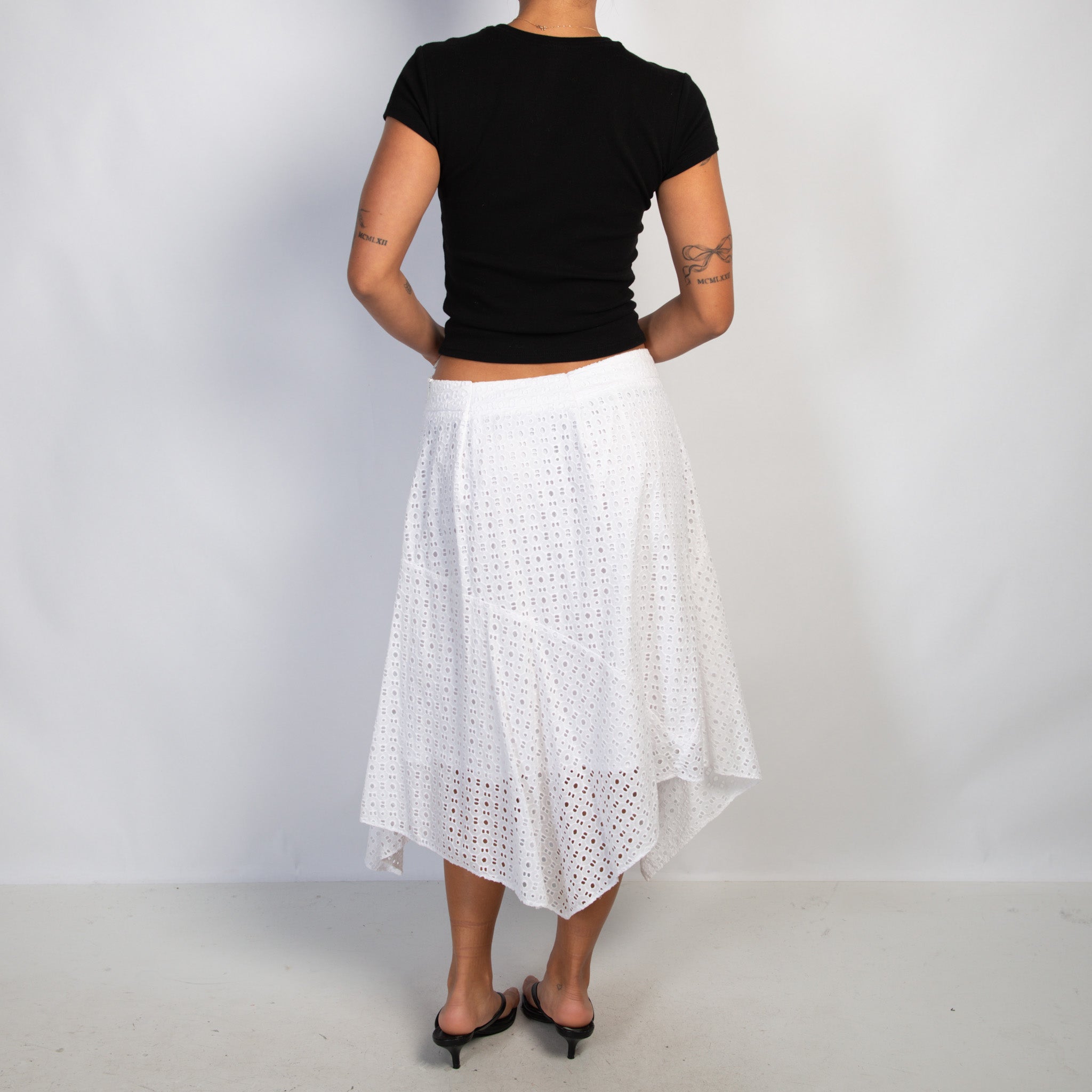 WHITE BRODERIE SKIRT