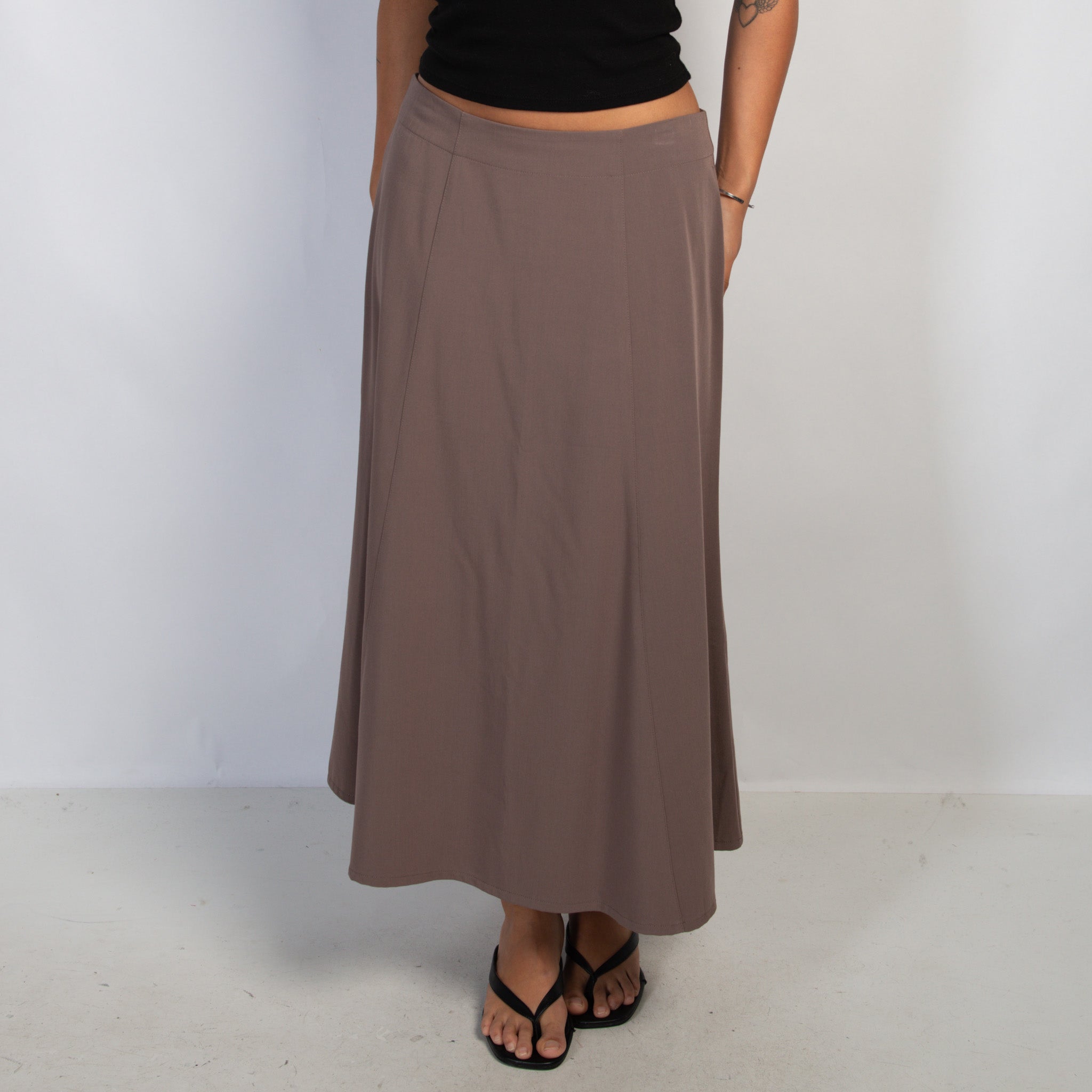 TAUPE LONGLINE SKIRT