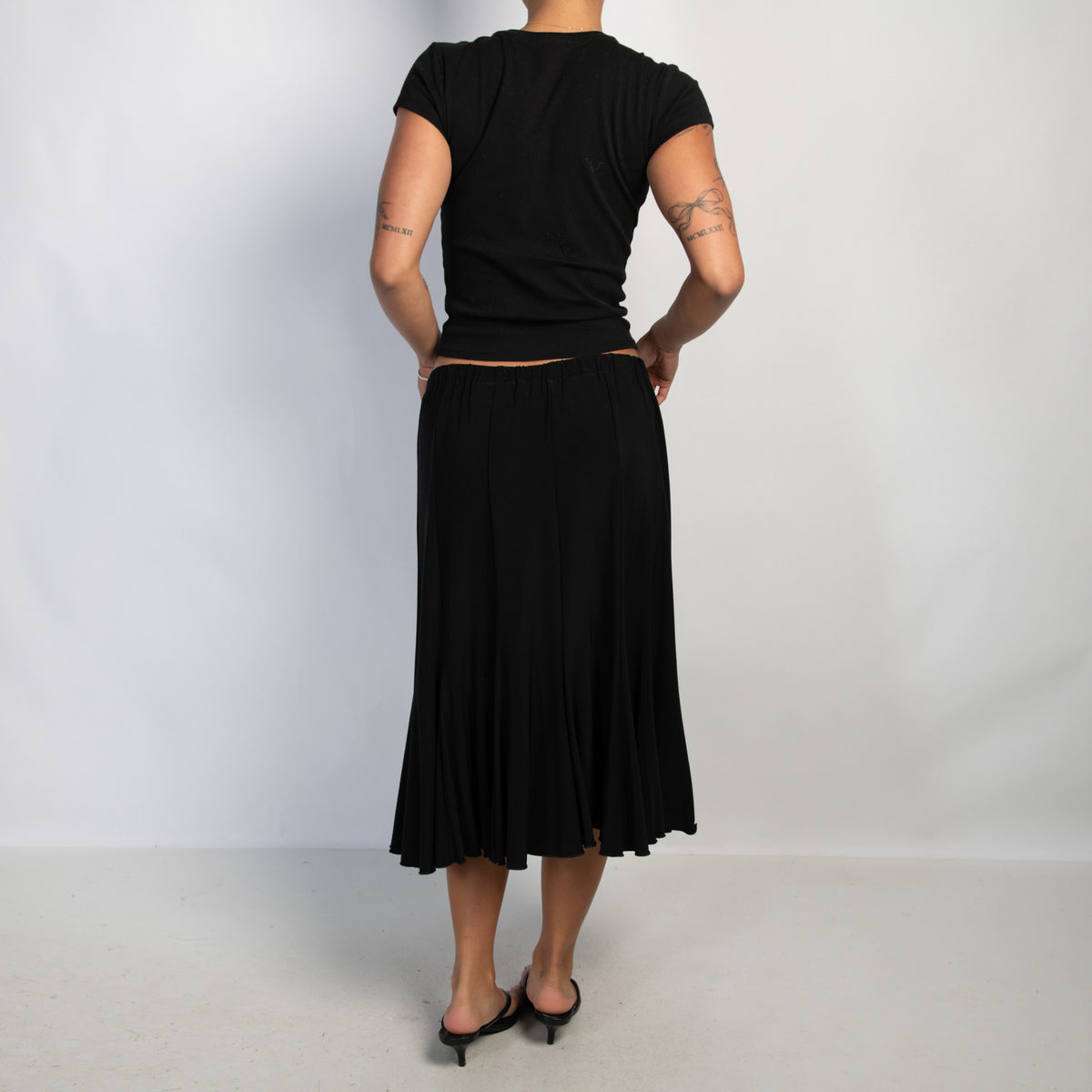 BLACK SLINKY SKIRT
