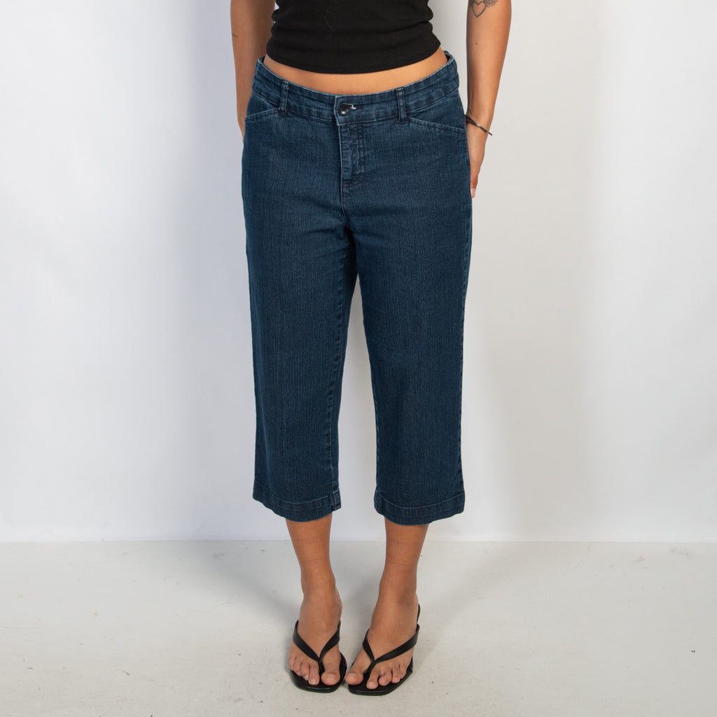 DARK DENIM CAPRI JEANS