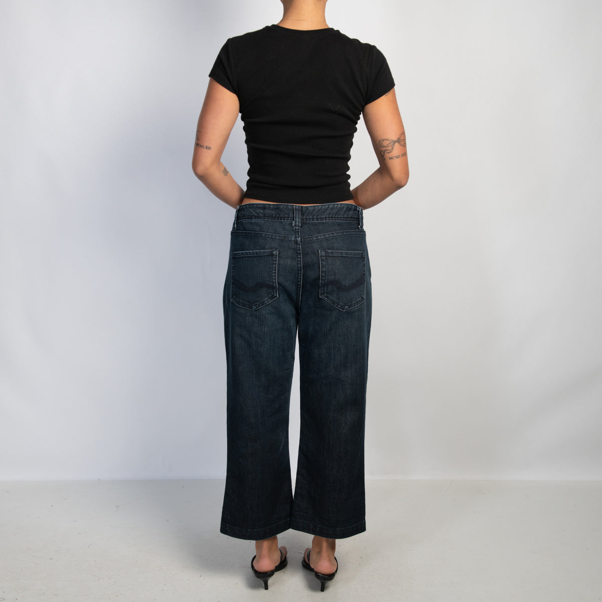 DARK DENIM CROP JEANS