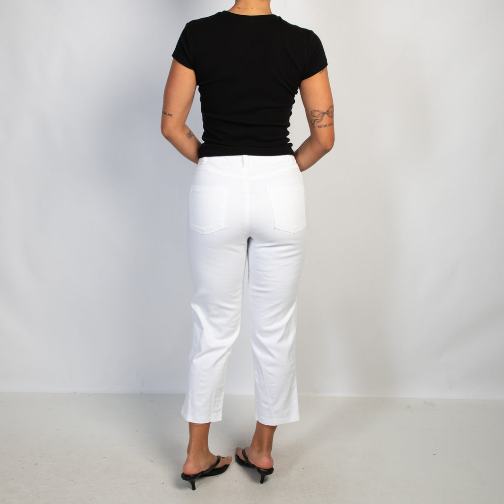 WHITE DENIM CAPRI JEANS