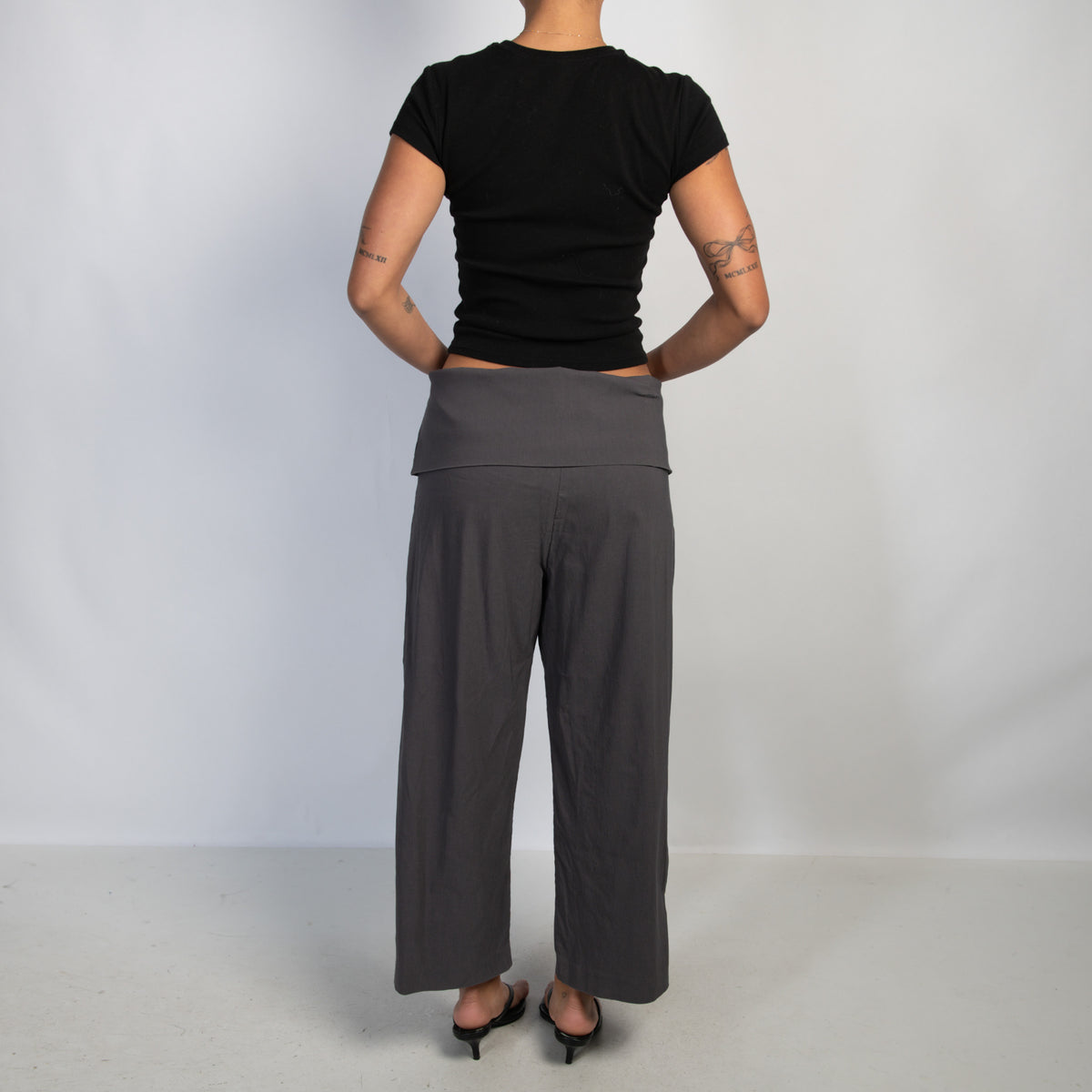 GREY FOLD OVER CROP PANTS