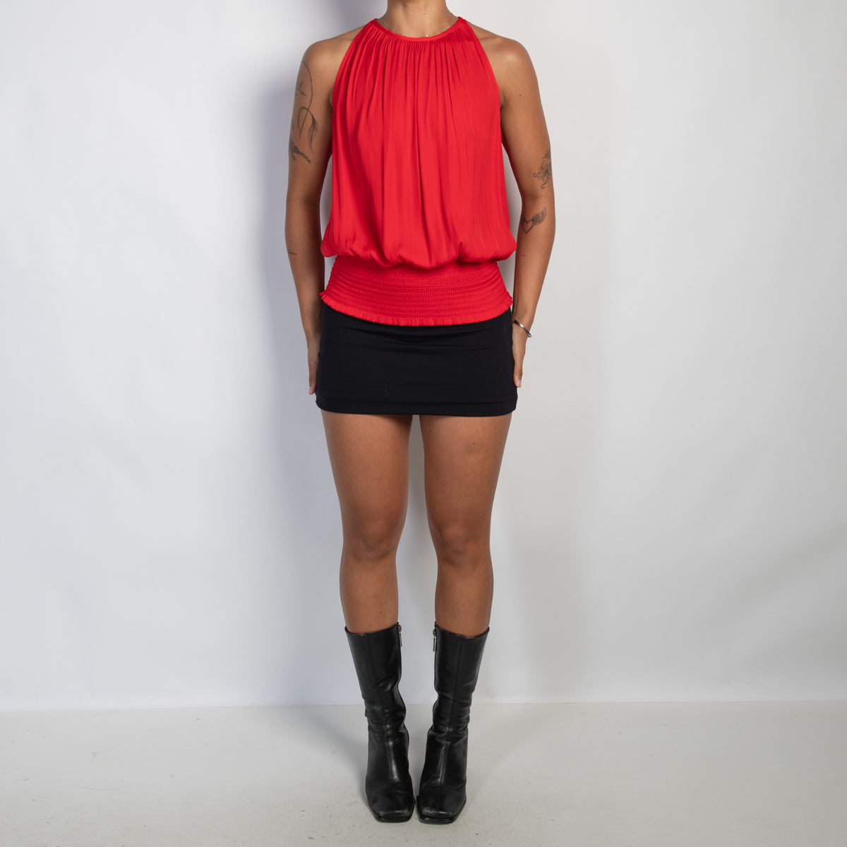 RED HIGH NECK TOP
