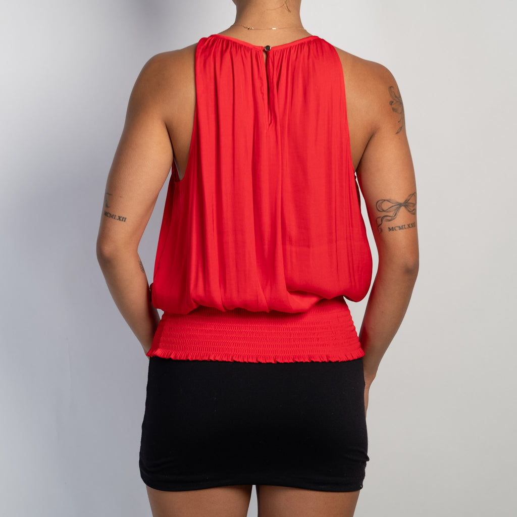RED HIGH NECK TOP