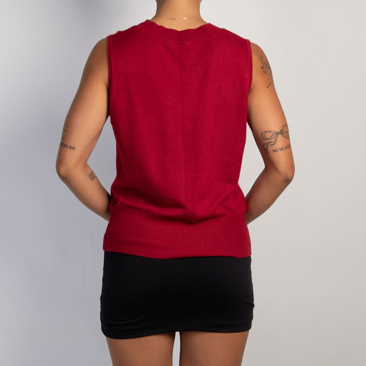 RED KNIT VEST TOP