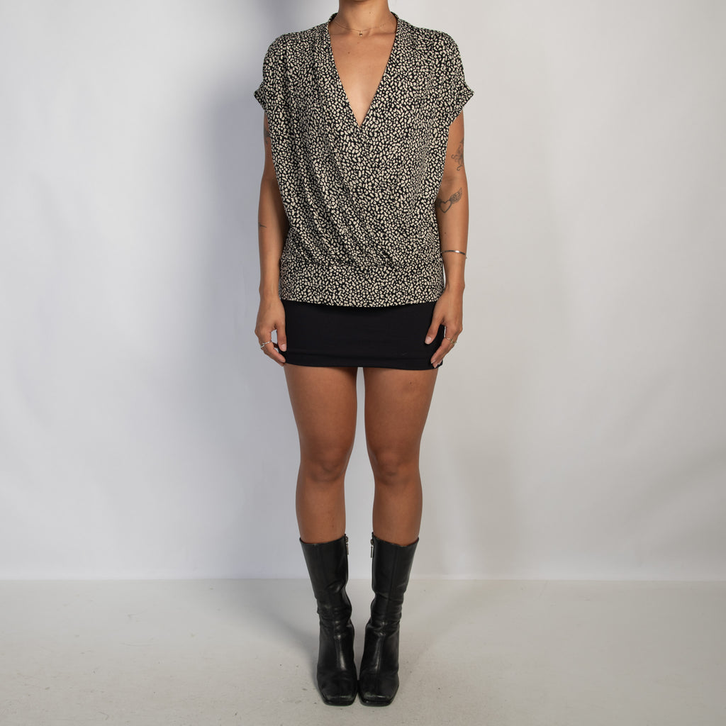 PATTERN CROSSOVER BLOUSE
