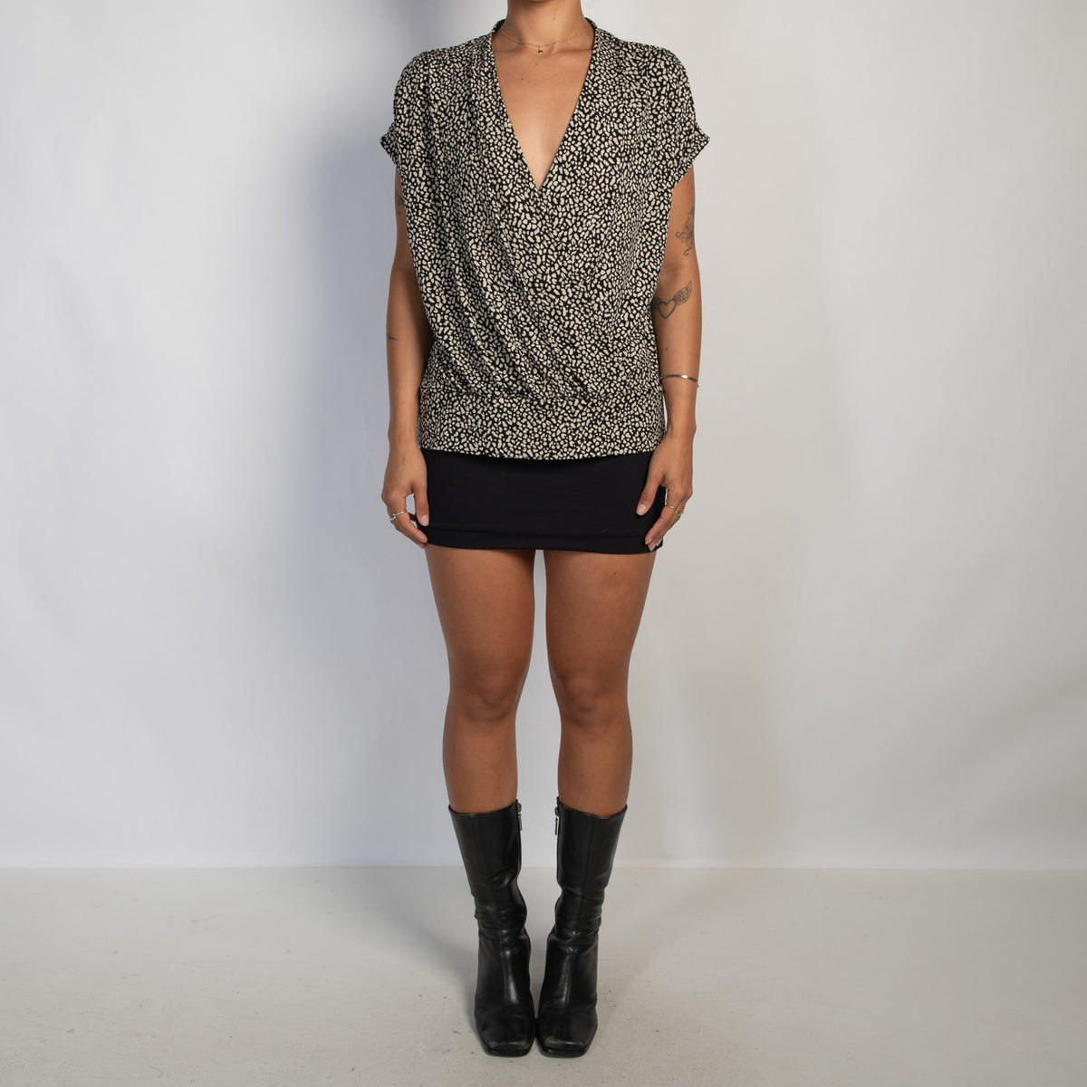 PATTERN CROSSOVER BLOUSE