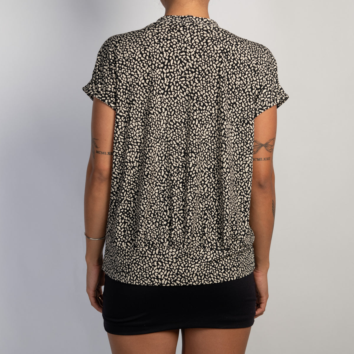 PATTERN CROSSOVER BLOUSE