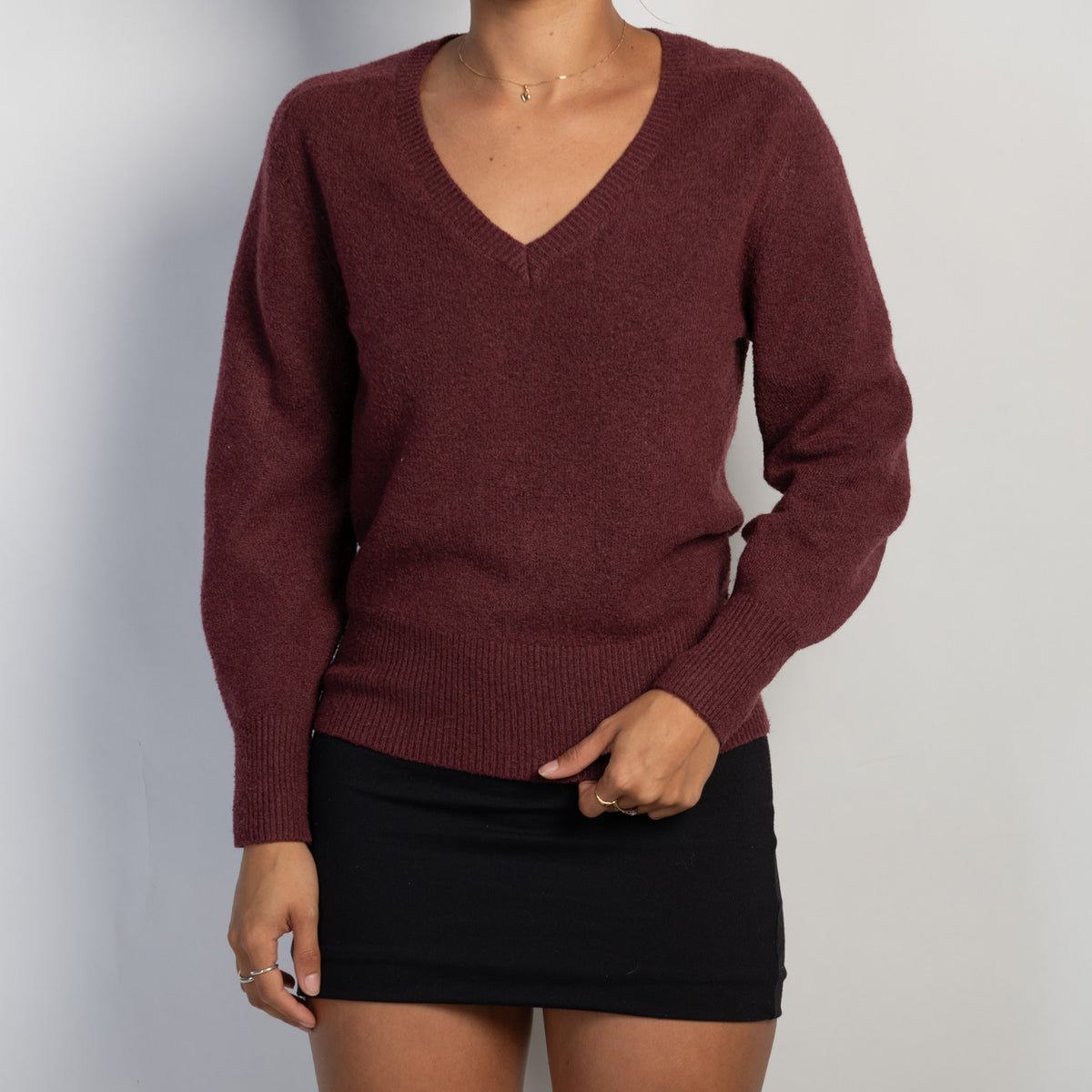MAROON V NECK SWEATER