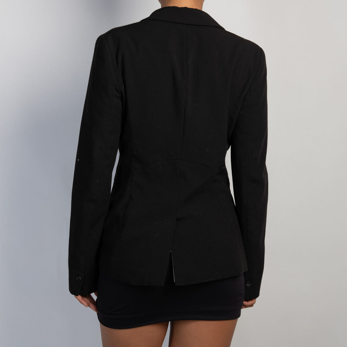 CLASSIC BLACK BLAZER