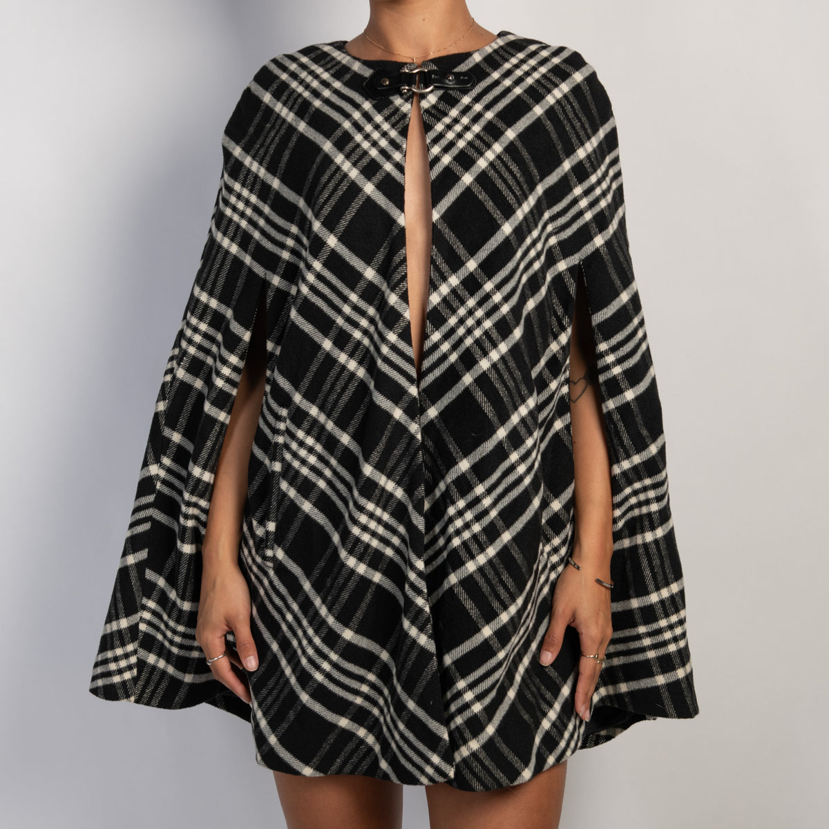 B&W CHECK PONCHO COAT