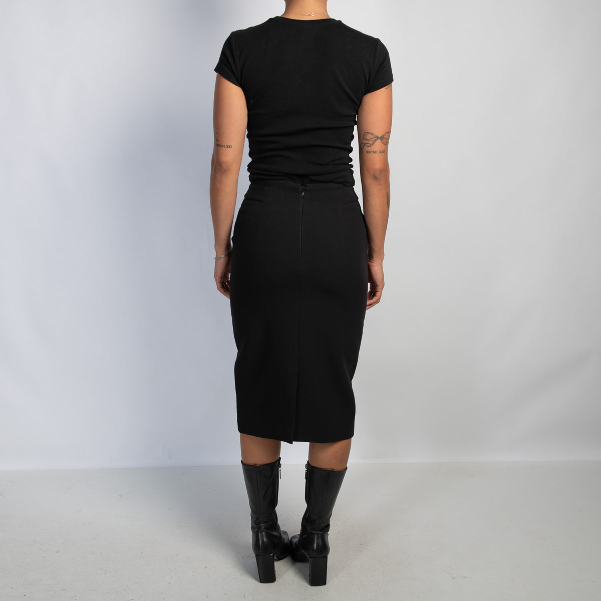 BLACK MIDI SKIRT