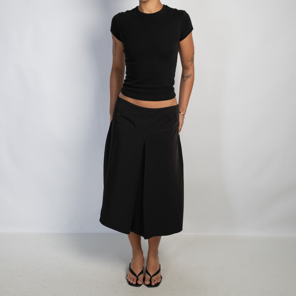 BLACK MIDI SKIRT