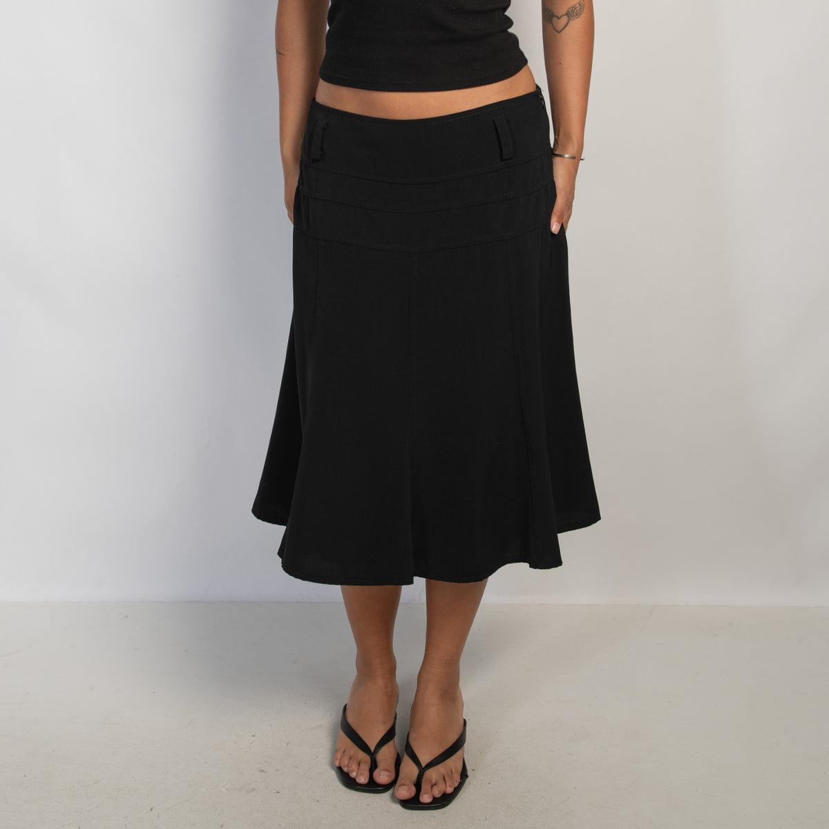 BLACK MIDI SKIRT