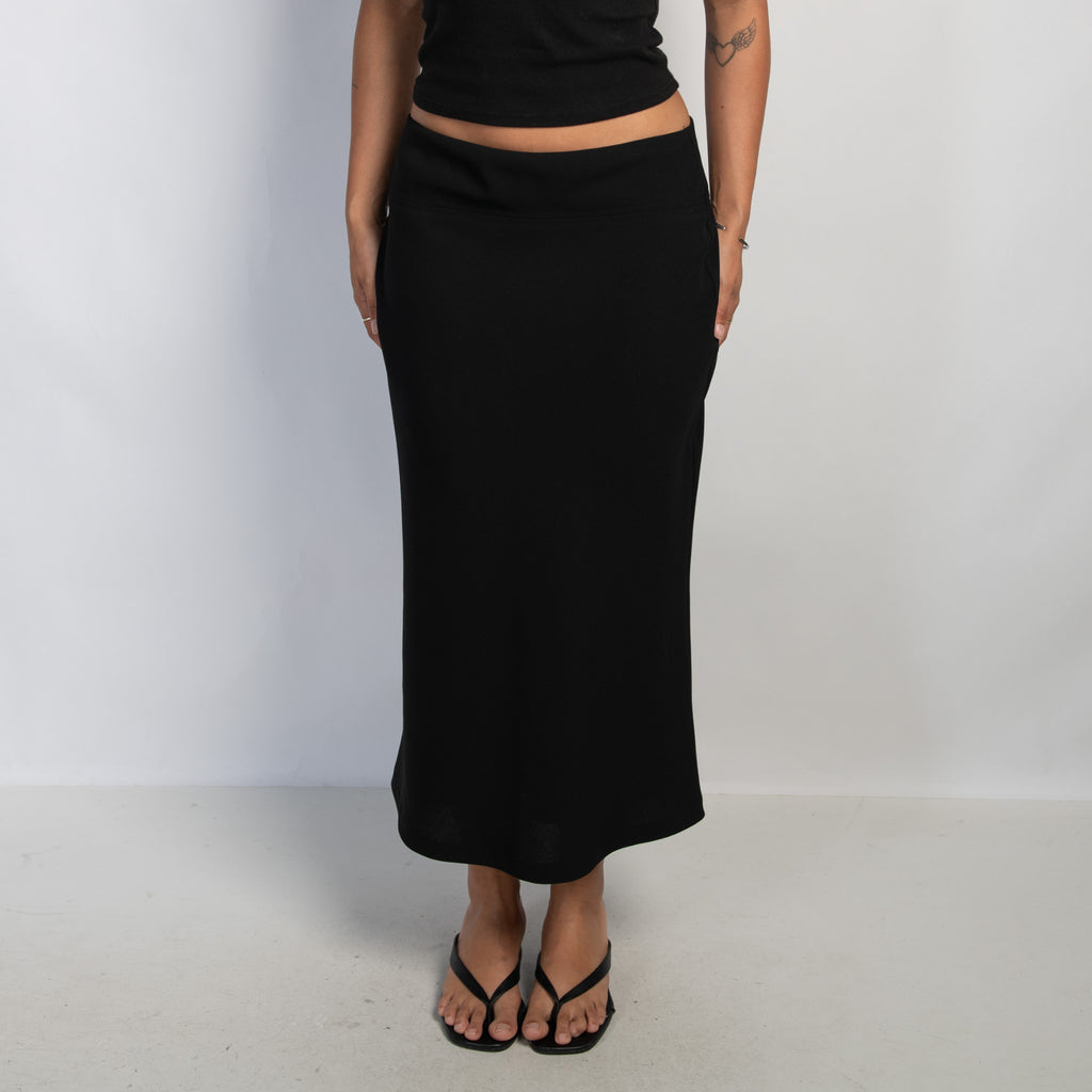 BLACK MIDI SKIRT