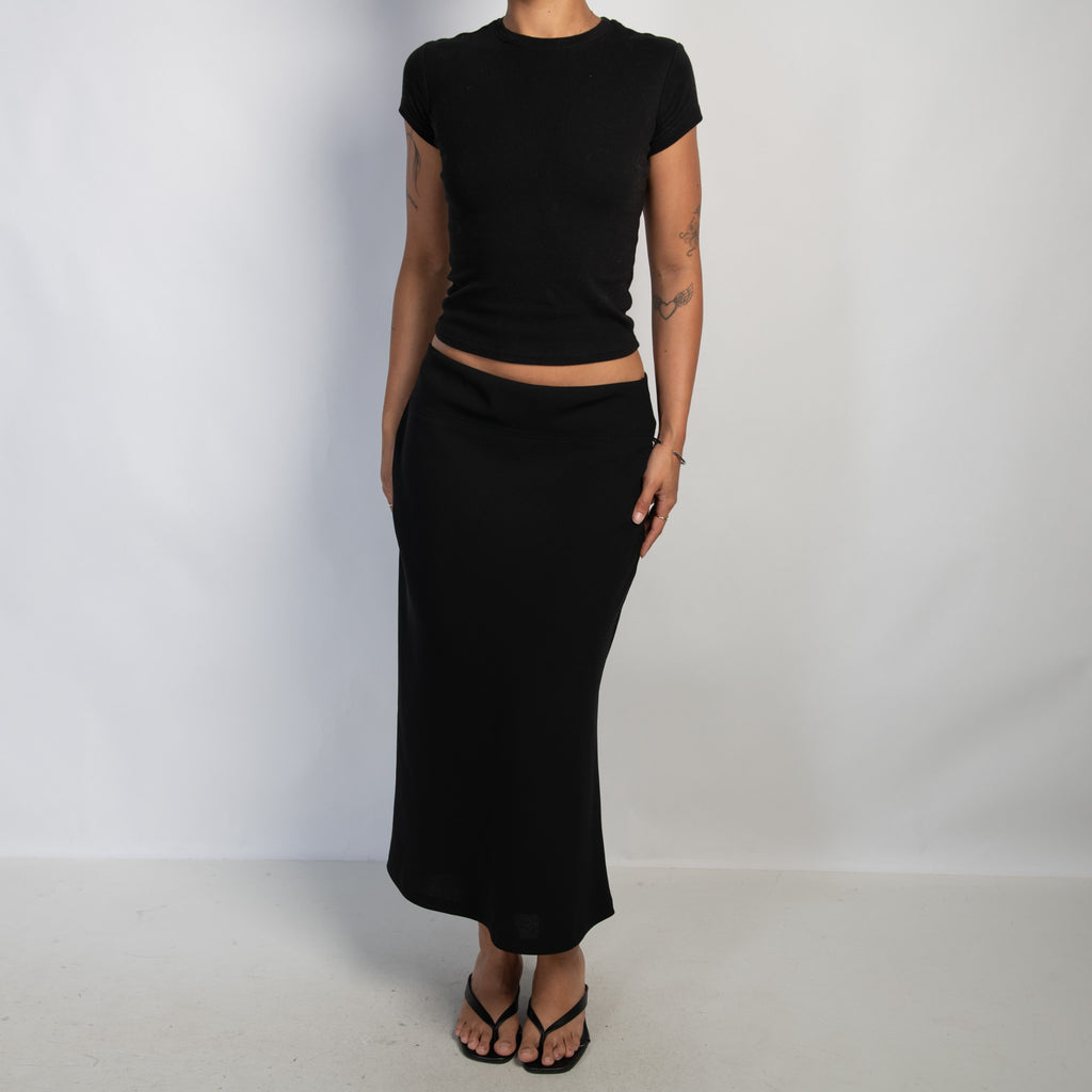 BLACK MIDI SKIRT