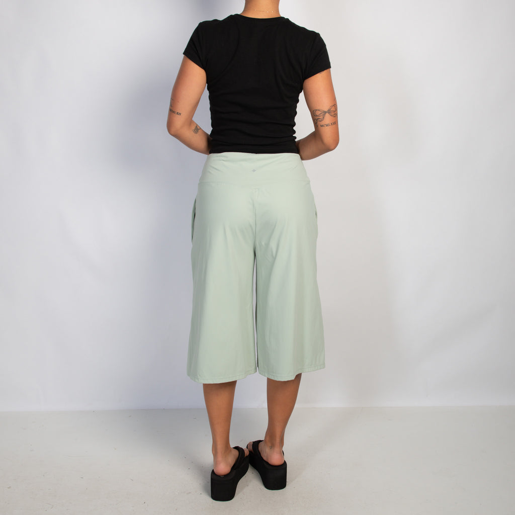 GREEN WIDE LEG CROP TIGHTS