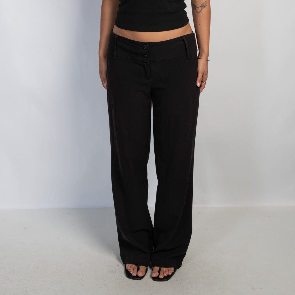 BLACK STRAIGHT LEG PANTS