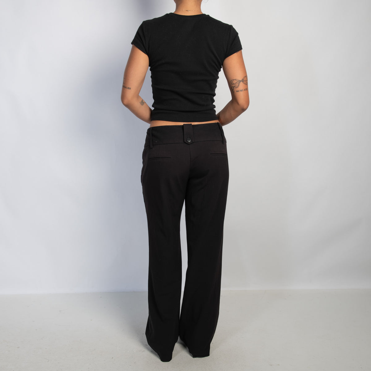 BLACK STRAIGHT LEG PANTS
