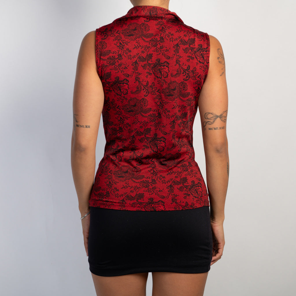 RED SLEEVELESS BLOUSE