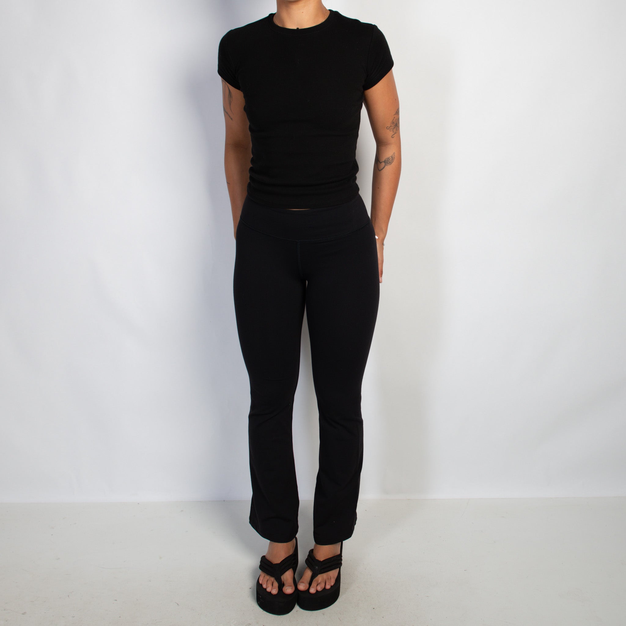 BLACK FLARE LEGGINGS