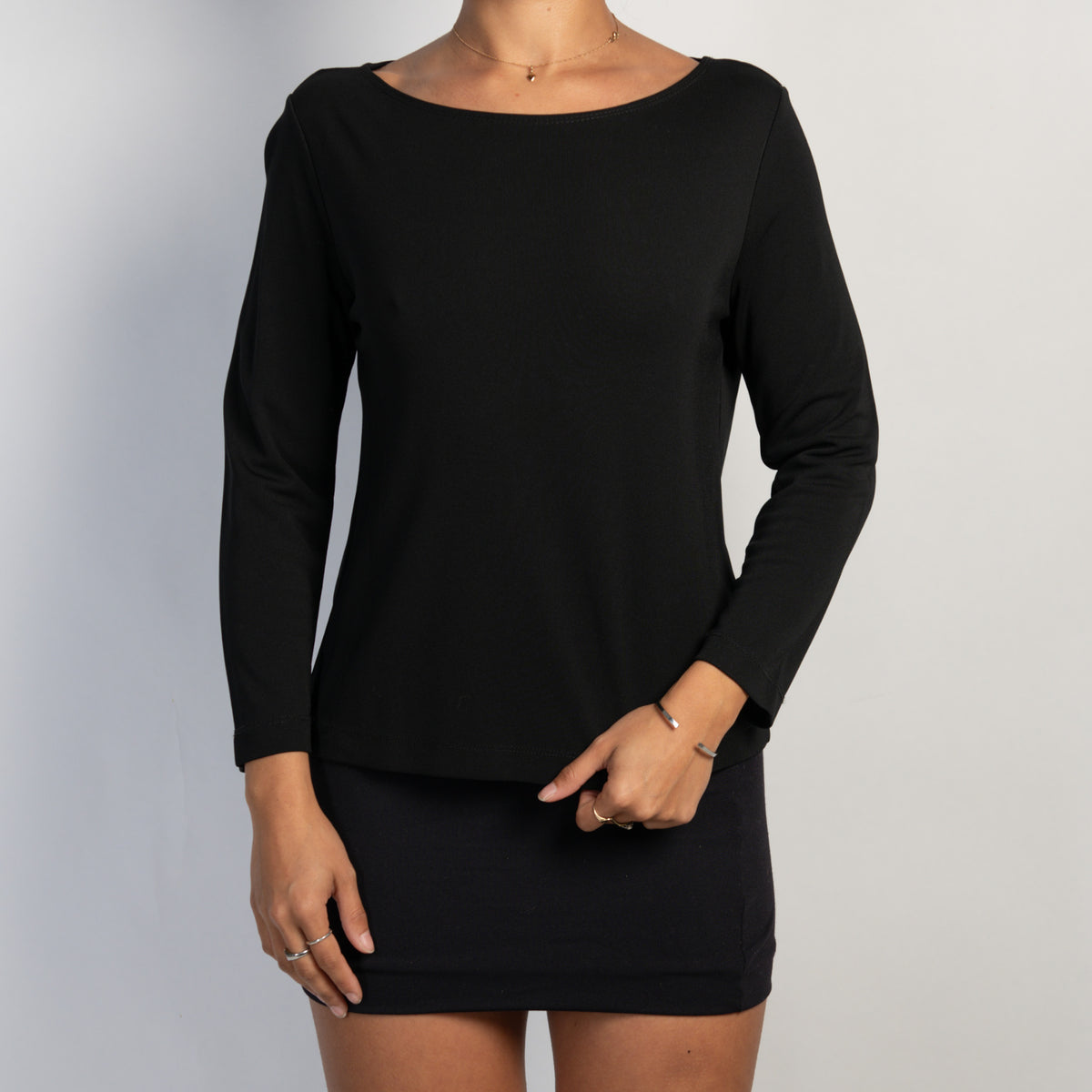 BLACK LONG SLEEVE TOP