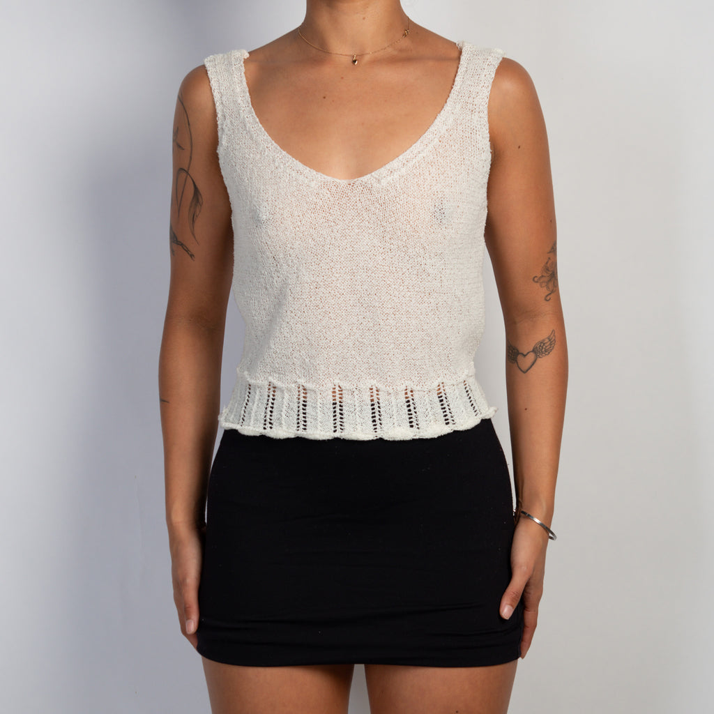 WHITE KNIT TOP