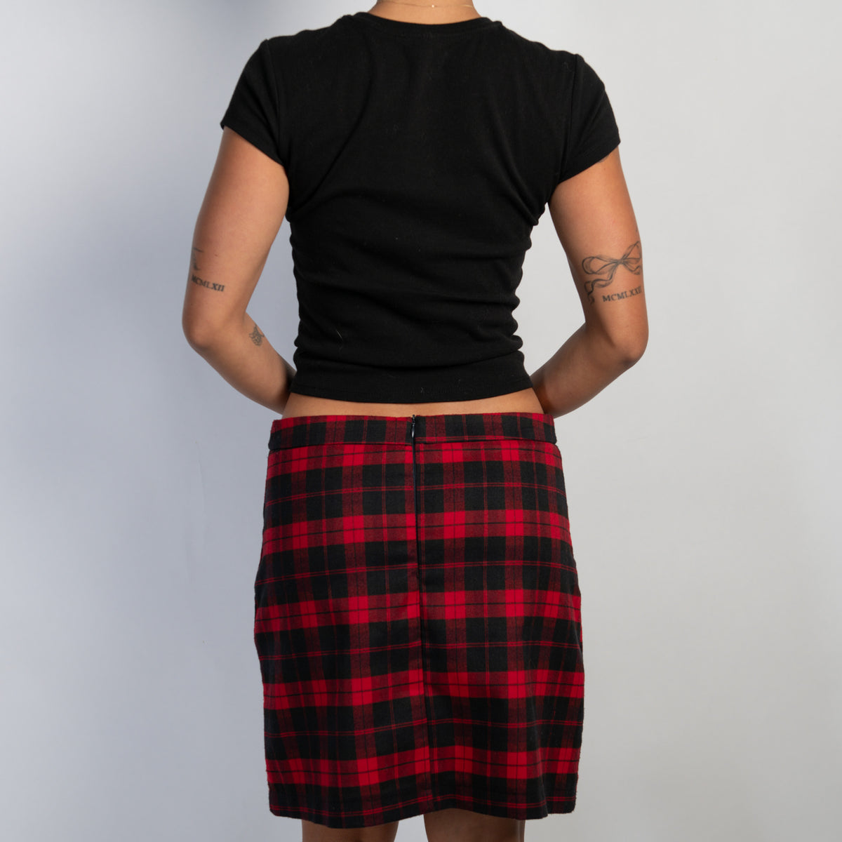 RED PLAID BUCKLE SKIRT