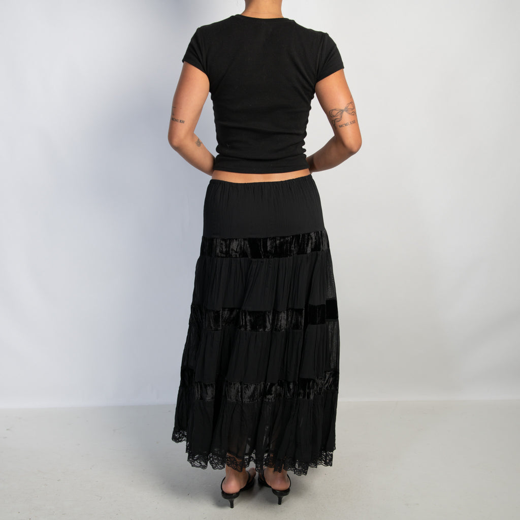 BLACK TIERED SKIRT