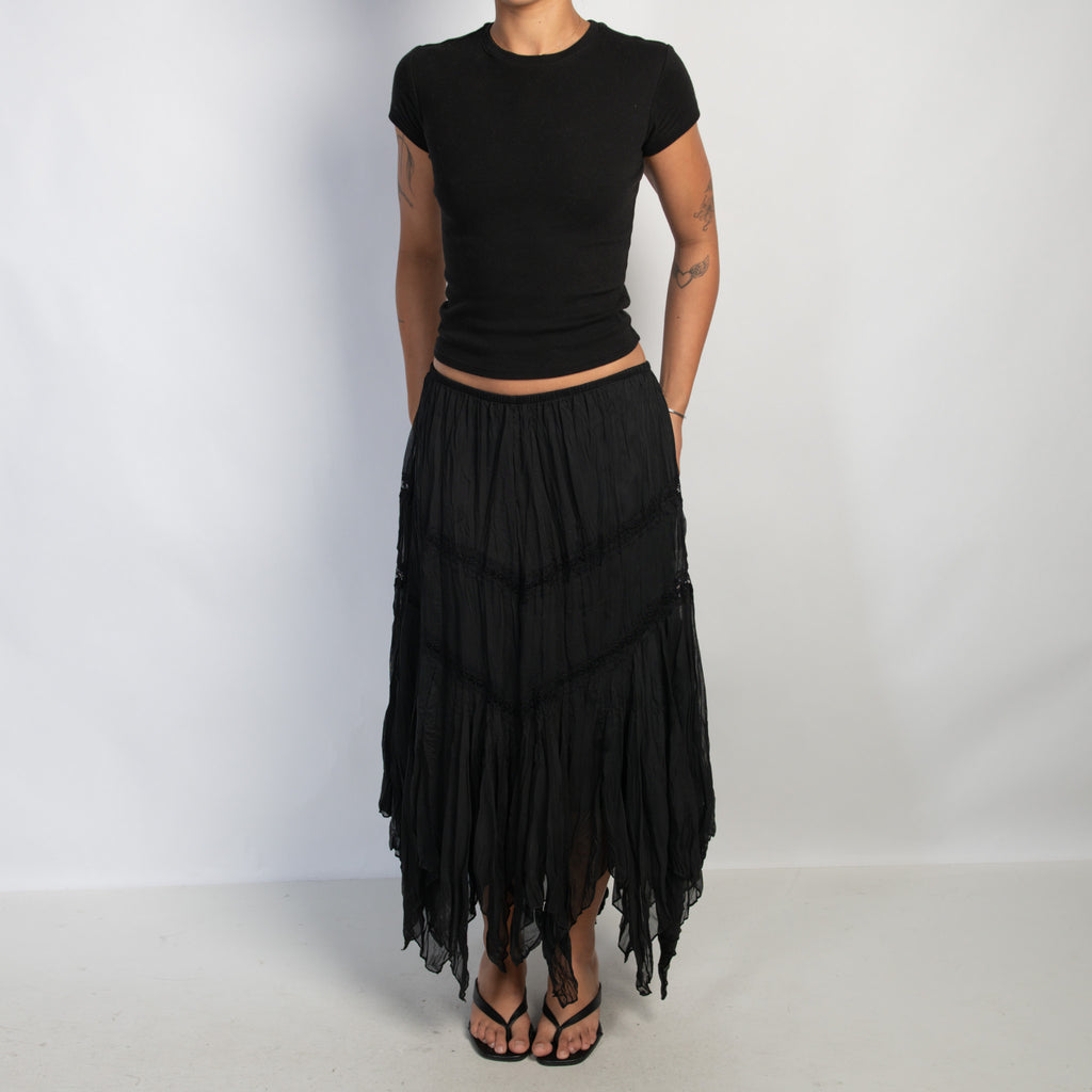 BLACK TIERED SKIRT