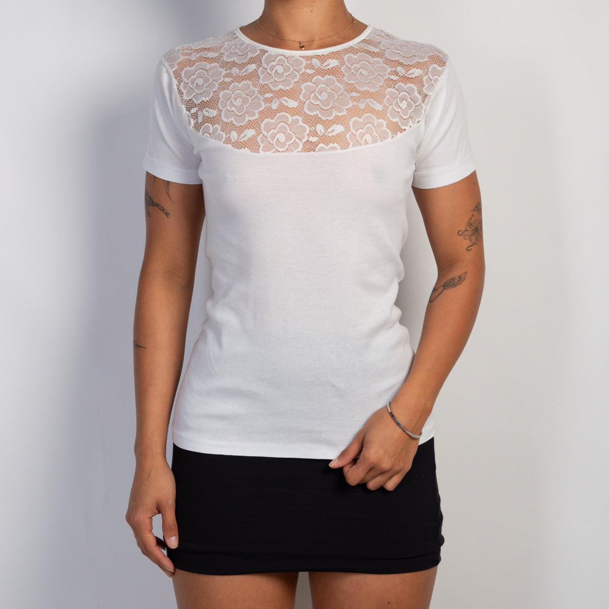 WHITE LACE TSHIRT