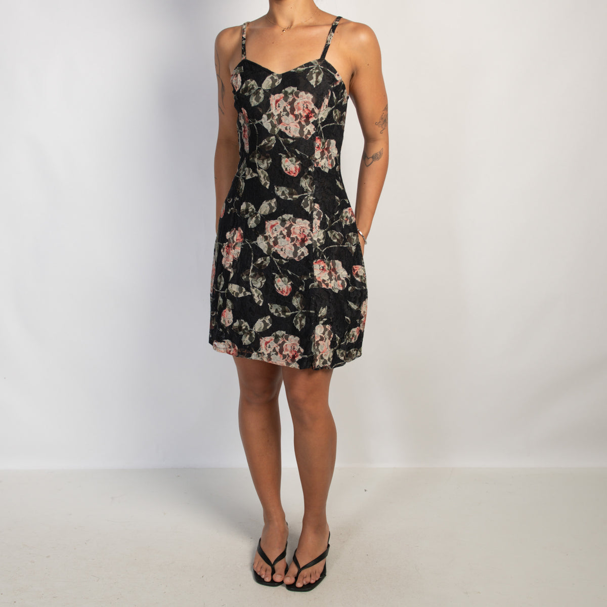 FLORAL LACE DRESS
