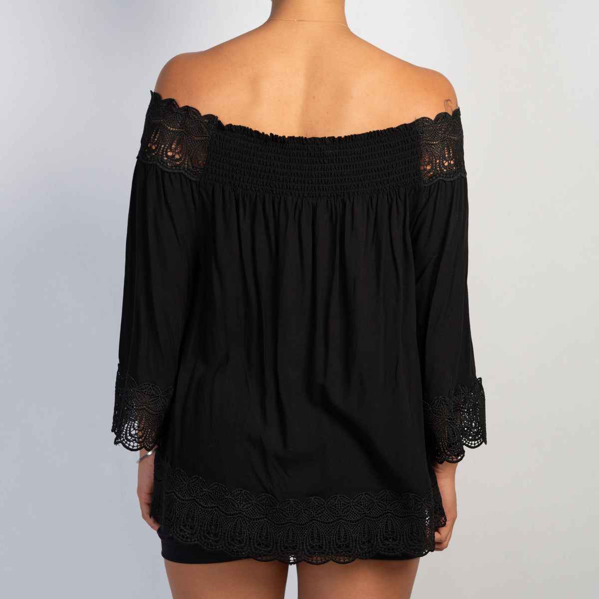 OFF THE SHOULDER TOP