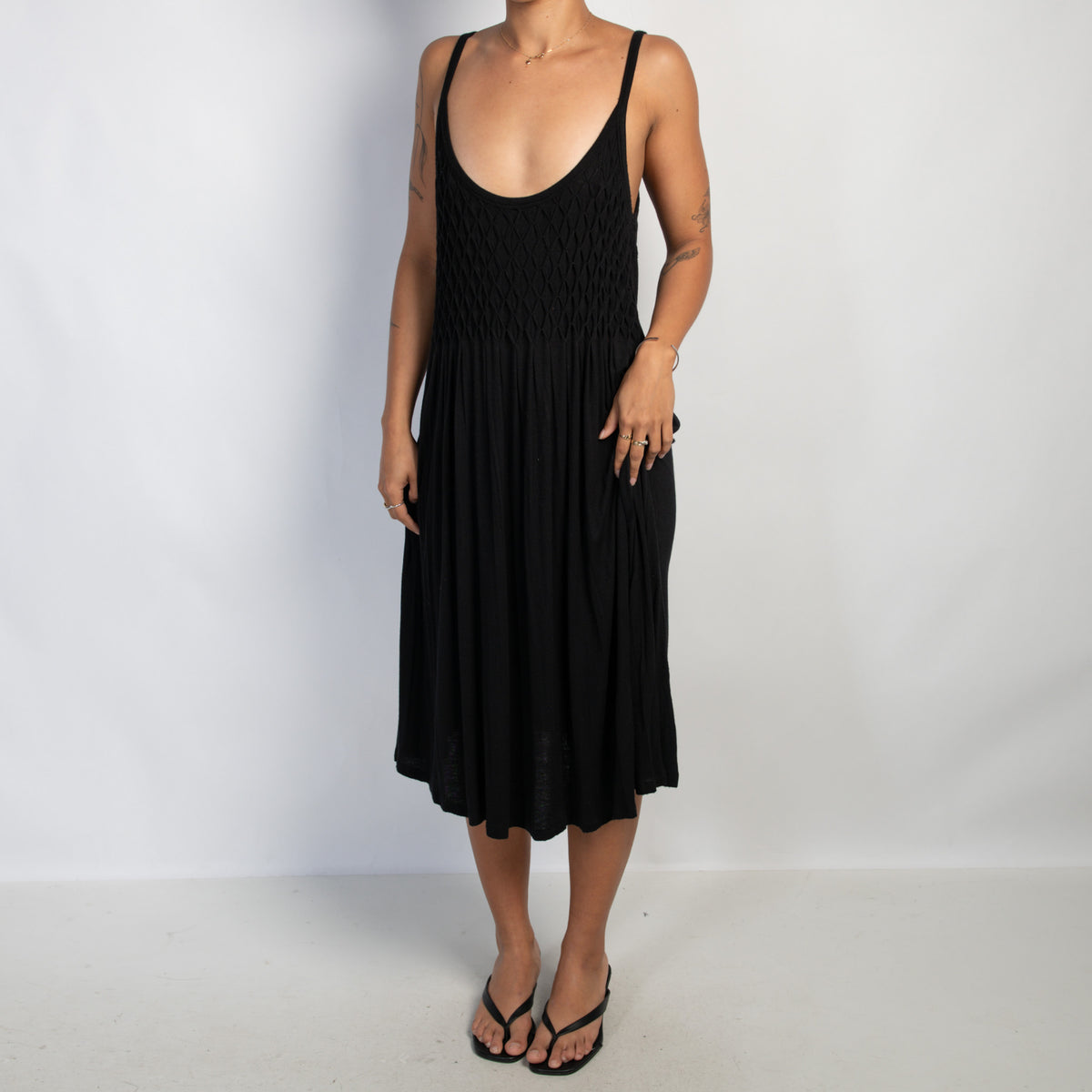 BLACK STRETCH MIDI DRESS