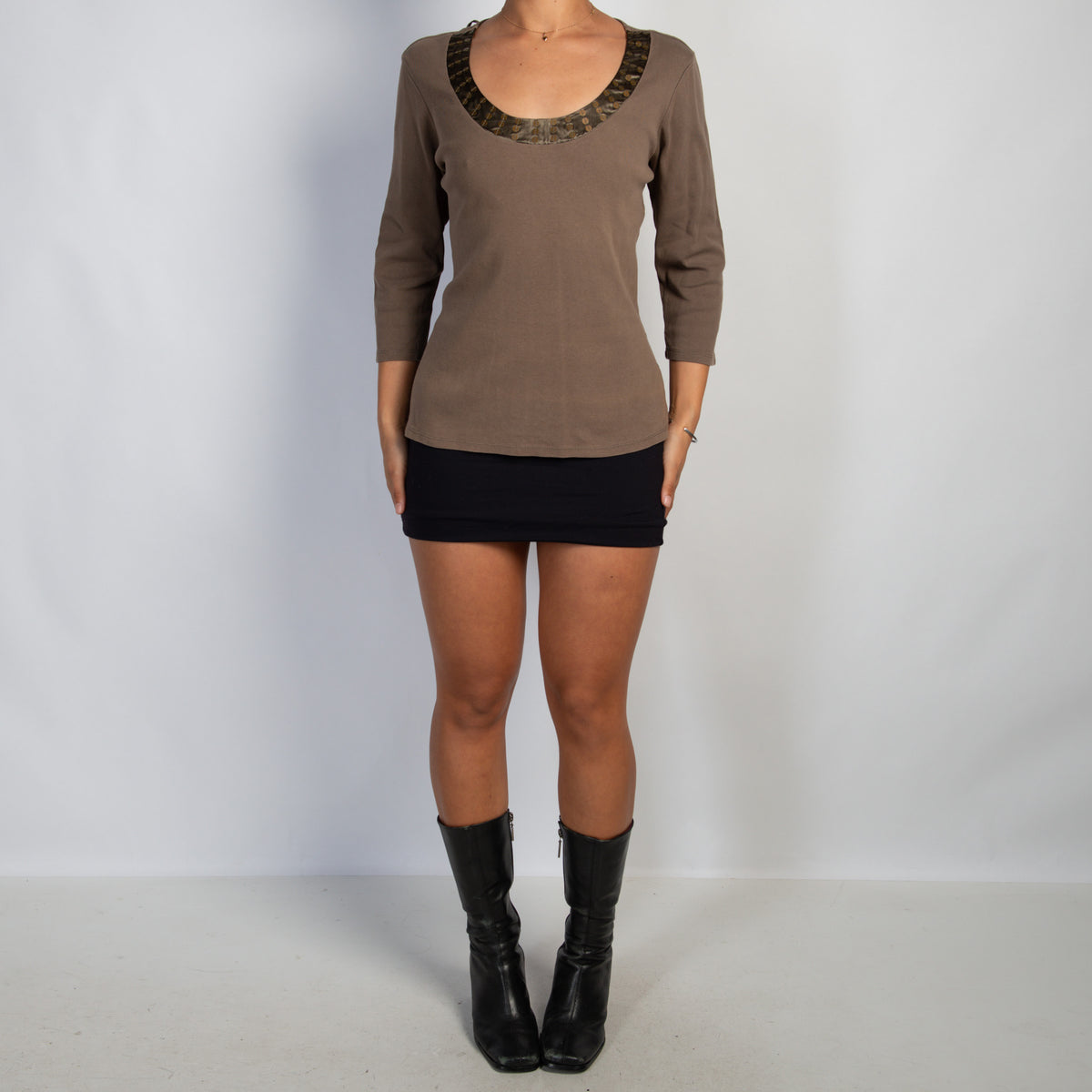 BROWN 3/4 SLEEVE TOP