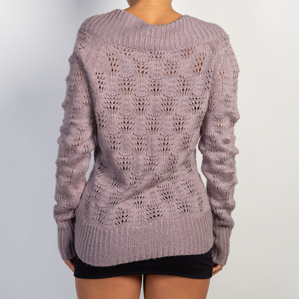 LILAC KNIT DEEP V SWEATER