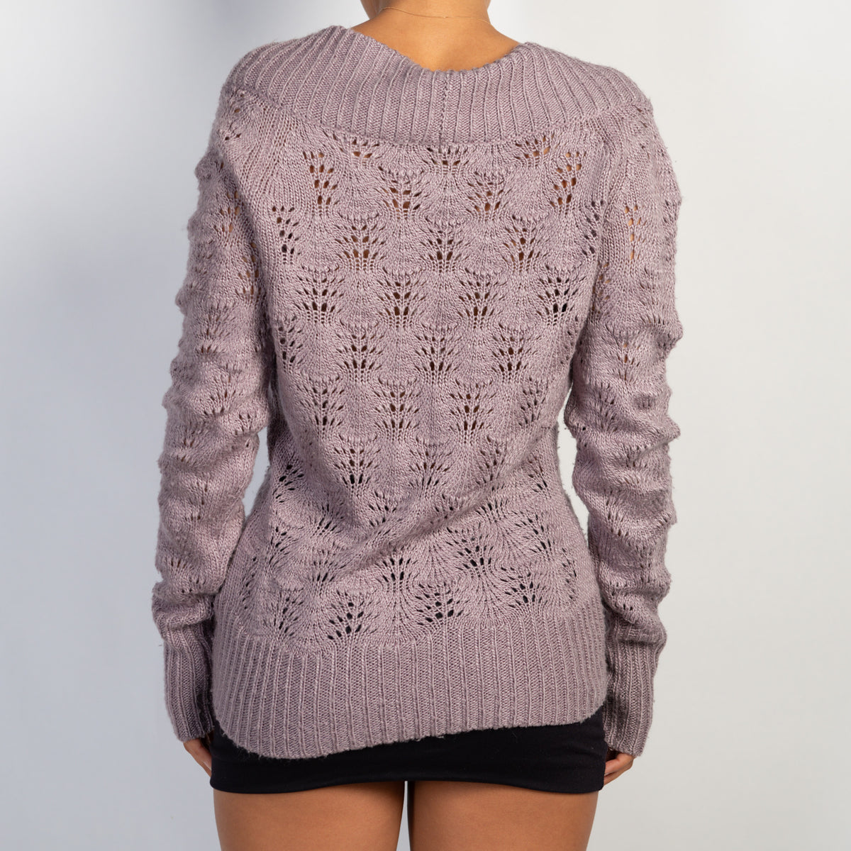 LILAC KNIT DEEP V SWEATER
