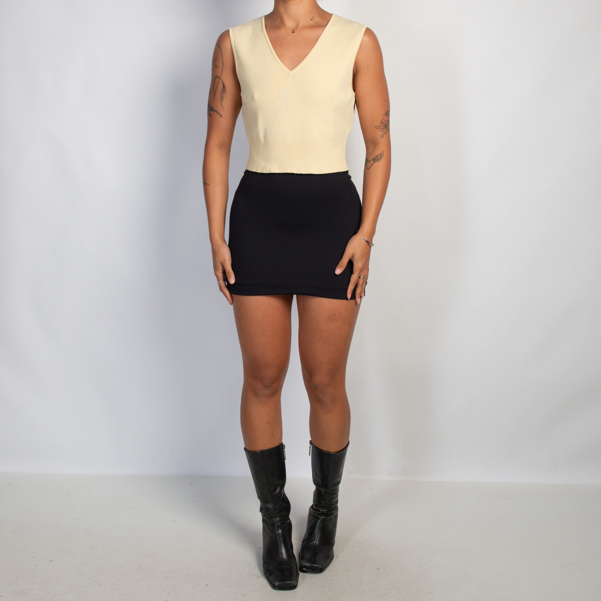PALE YELLOW CROP TOP
