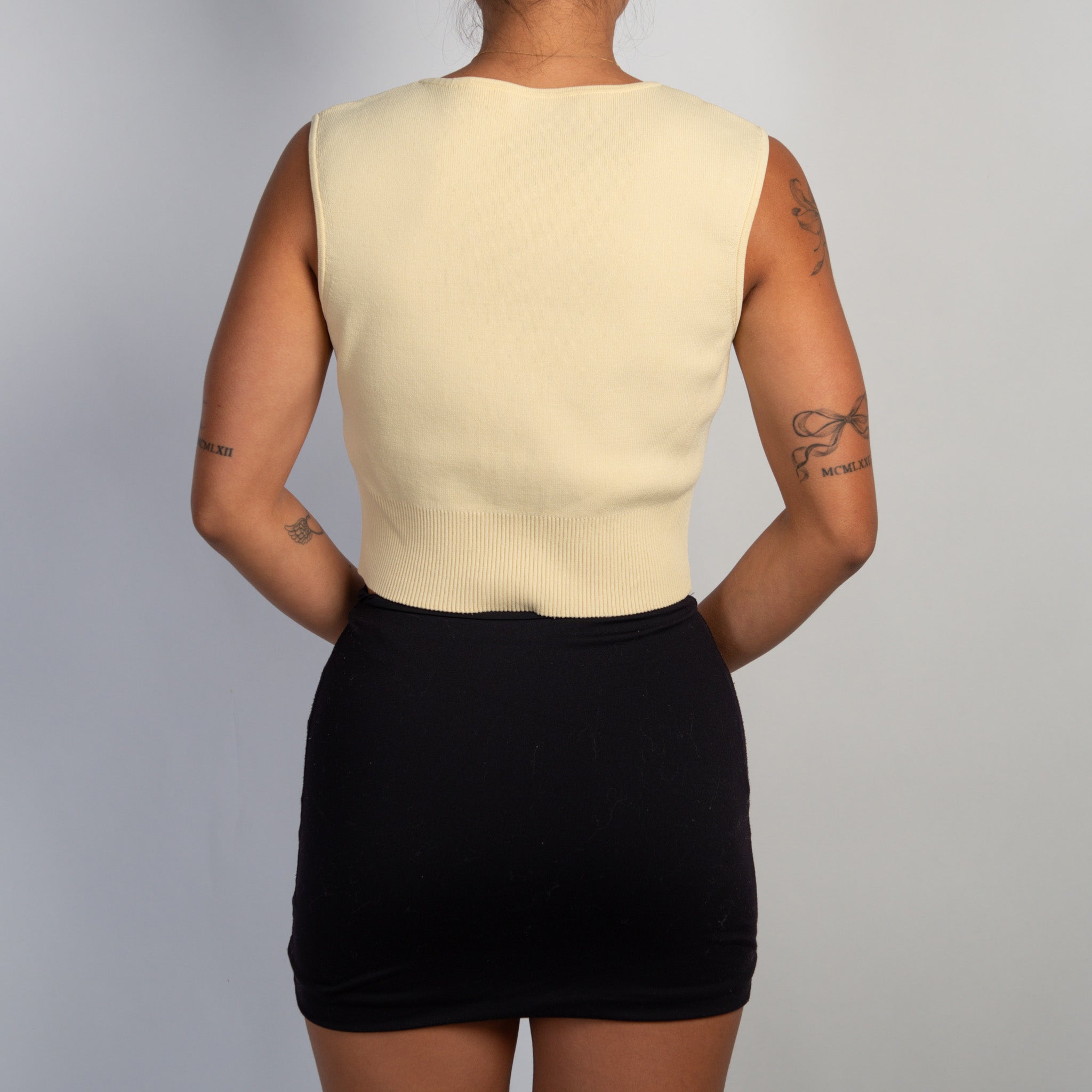 PALE YELLOW CROP TOP