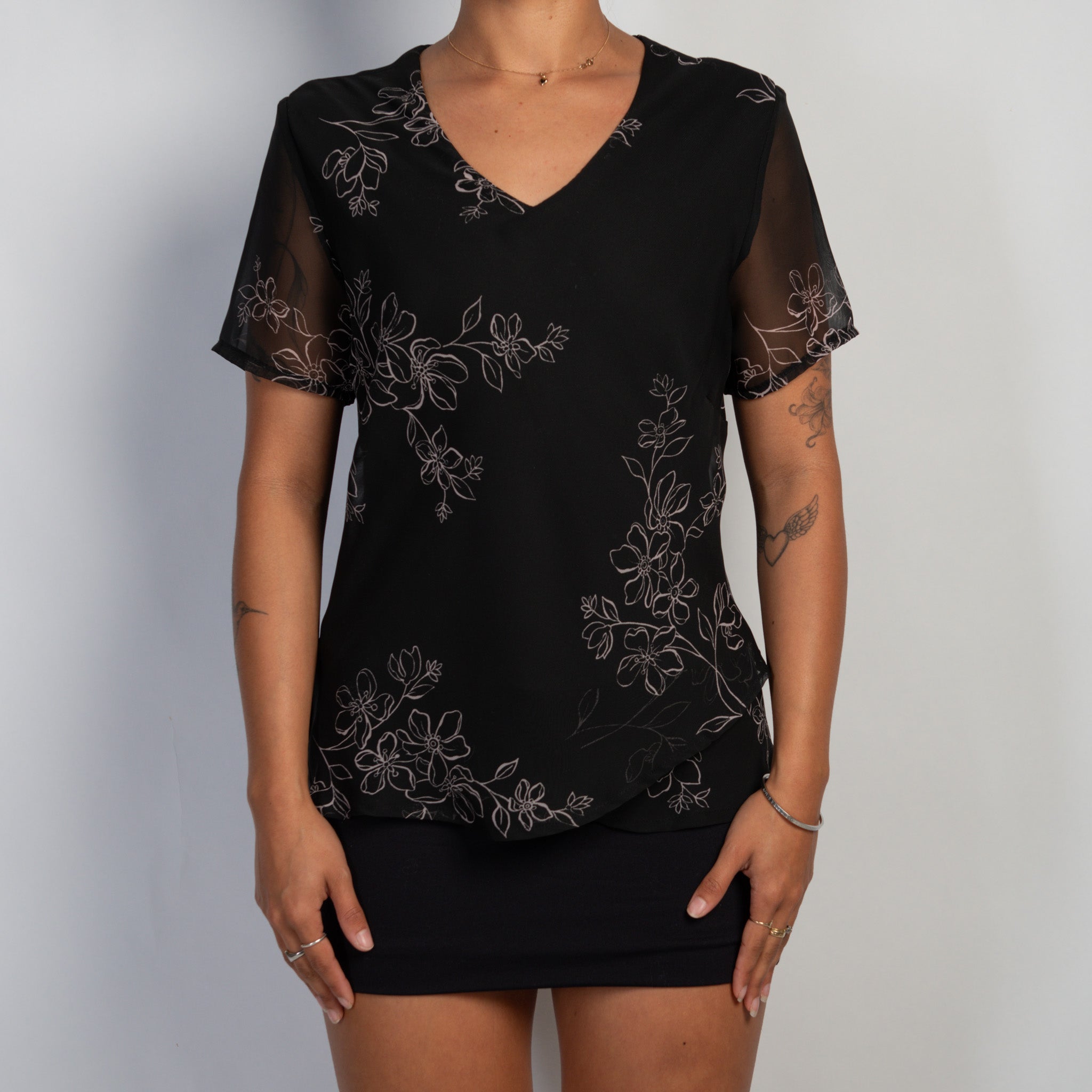 BLACK FLORAL TOP