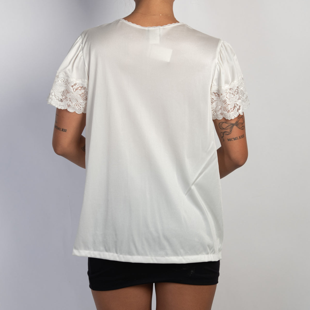 WHITE LACE TRIM TOP