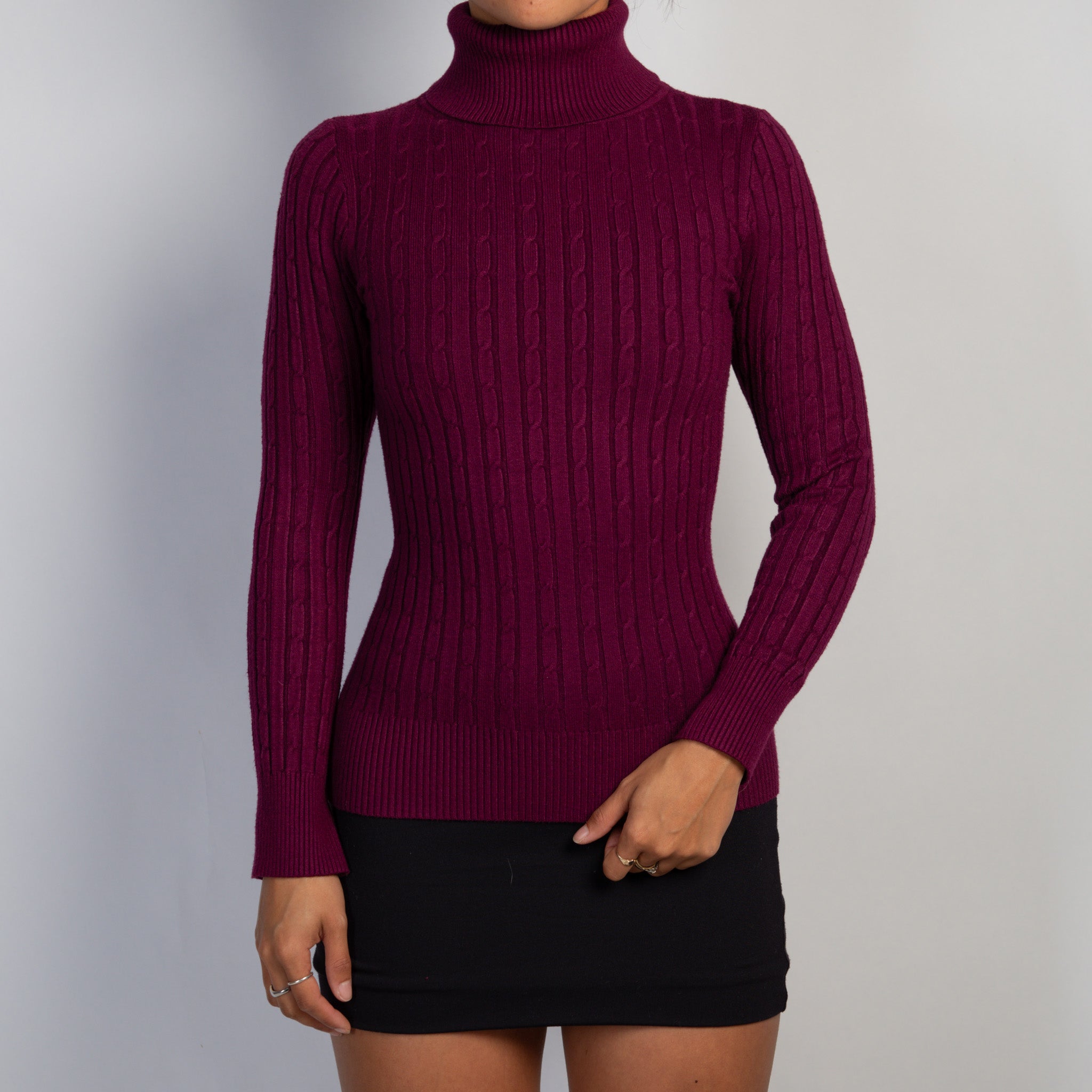 PLUM TURTLENECK TOP