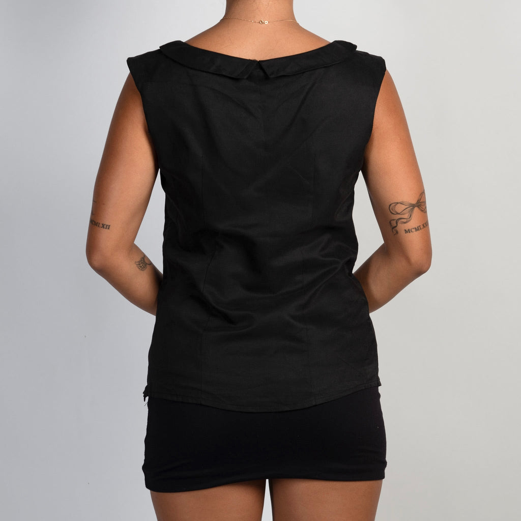 BLACK BOAT NECK TOP