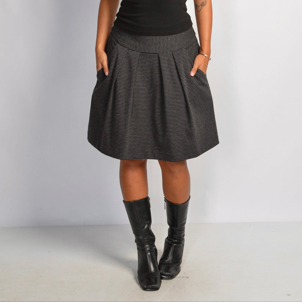 STRIPE PLEATED MIDI SKIRT