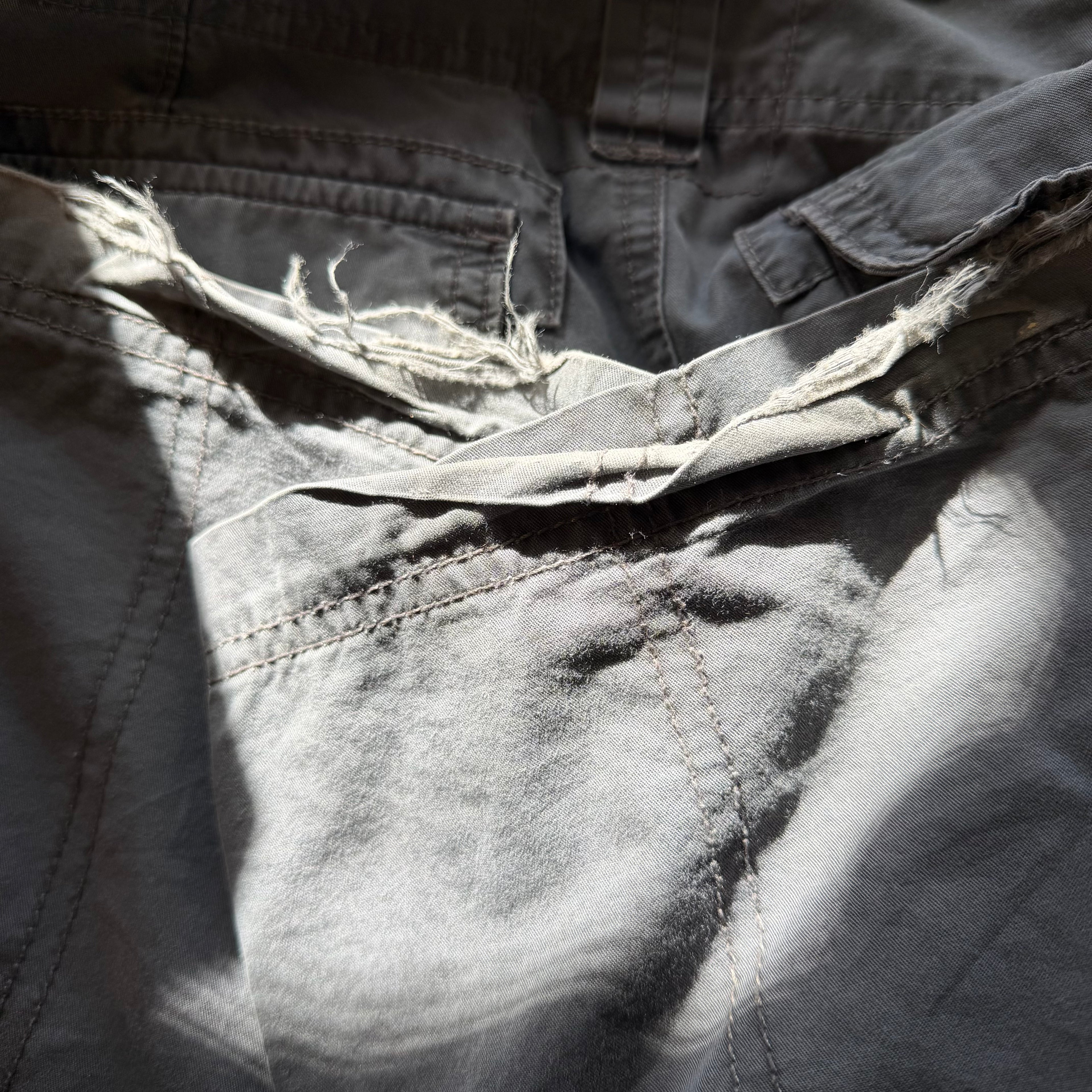 GREY CARGO PANTS