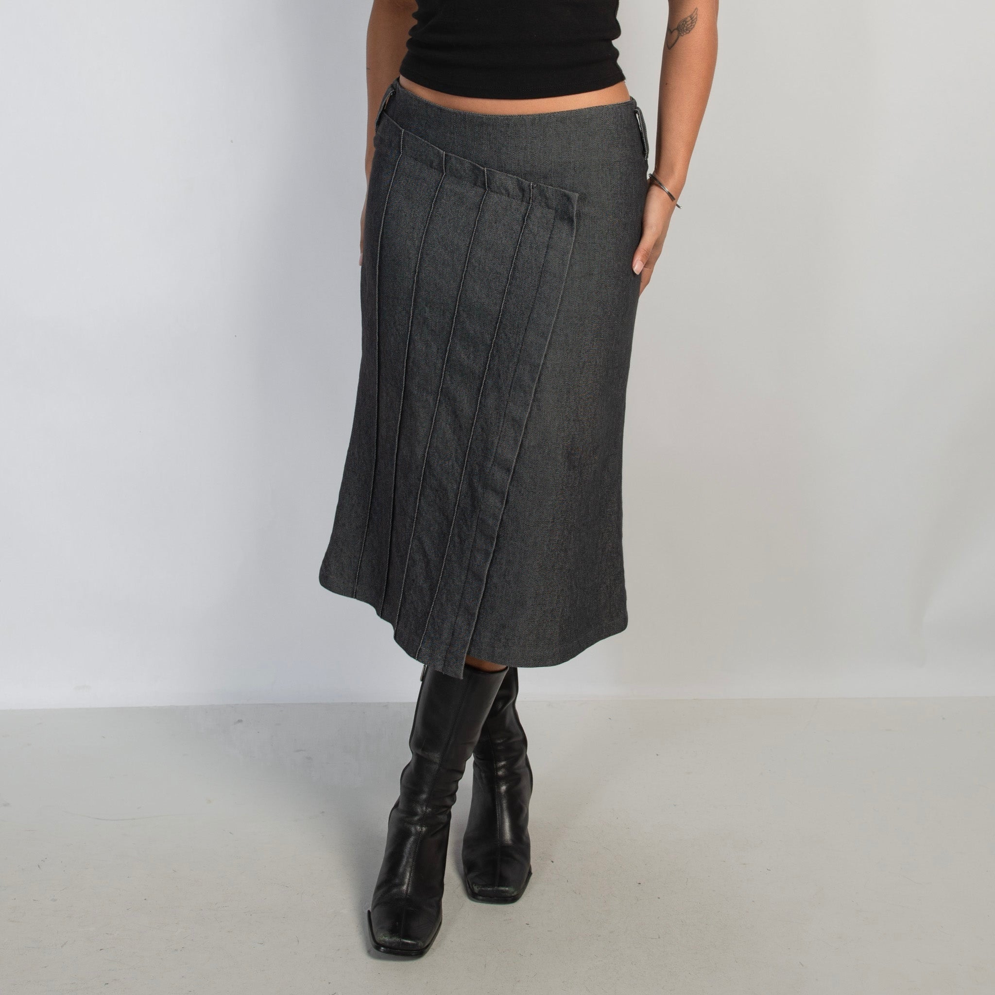 ASYMMETRIC MIDI SKIRT
