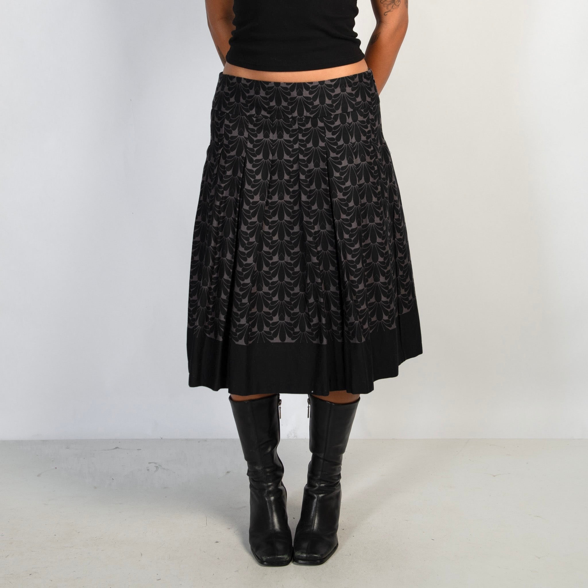 PLEAT PATTERN MIDI SKIRT