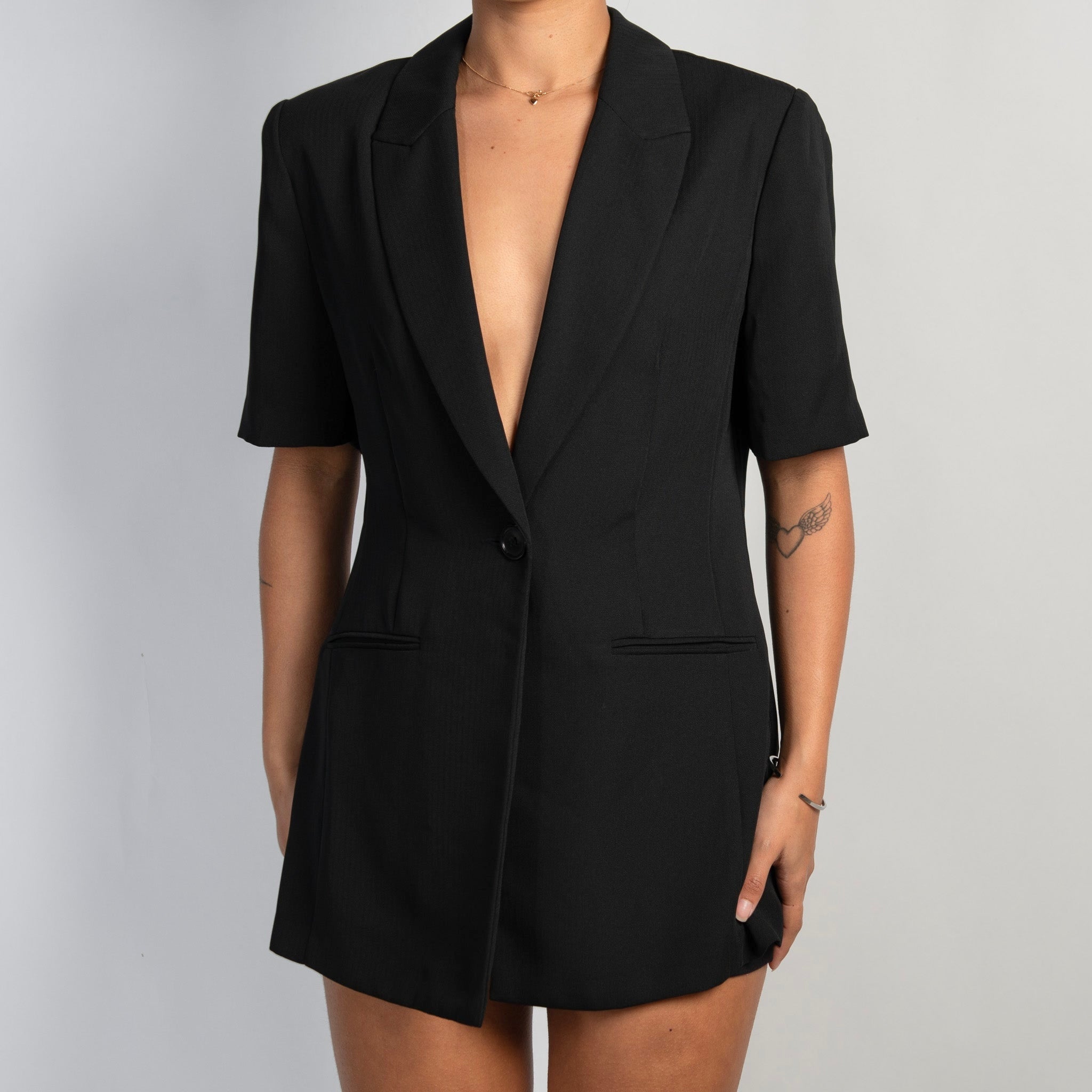 BLACK SHORT SLEEVE BLAZER