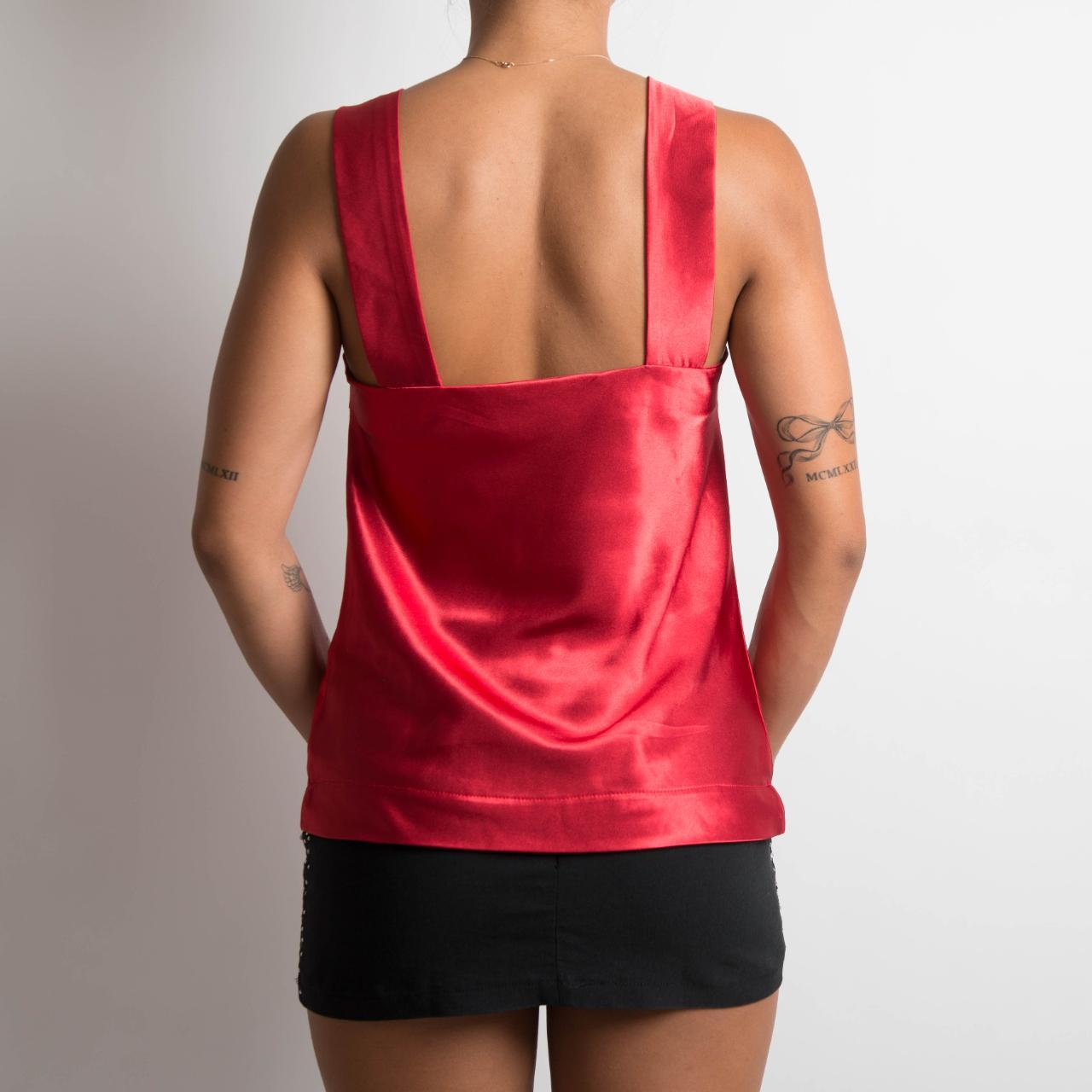 HAUT EN SATIN ROUGE